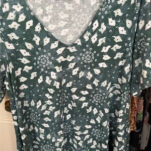 Lane Bryant Green Graphic Short Sleeve Tee